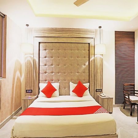Fabhotel Ronald Inn Faridabad Exterior photo