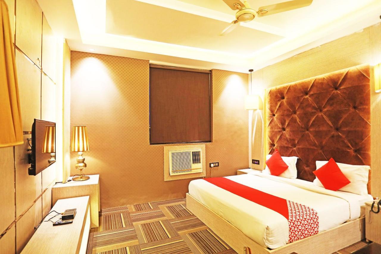 Fabhotel Ronald Inn Faridabad Exterior photo