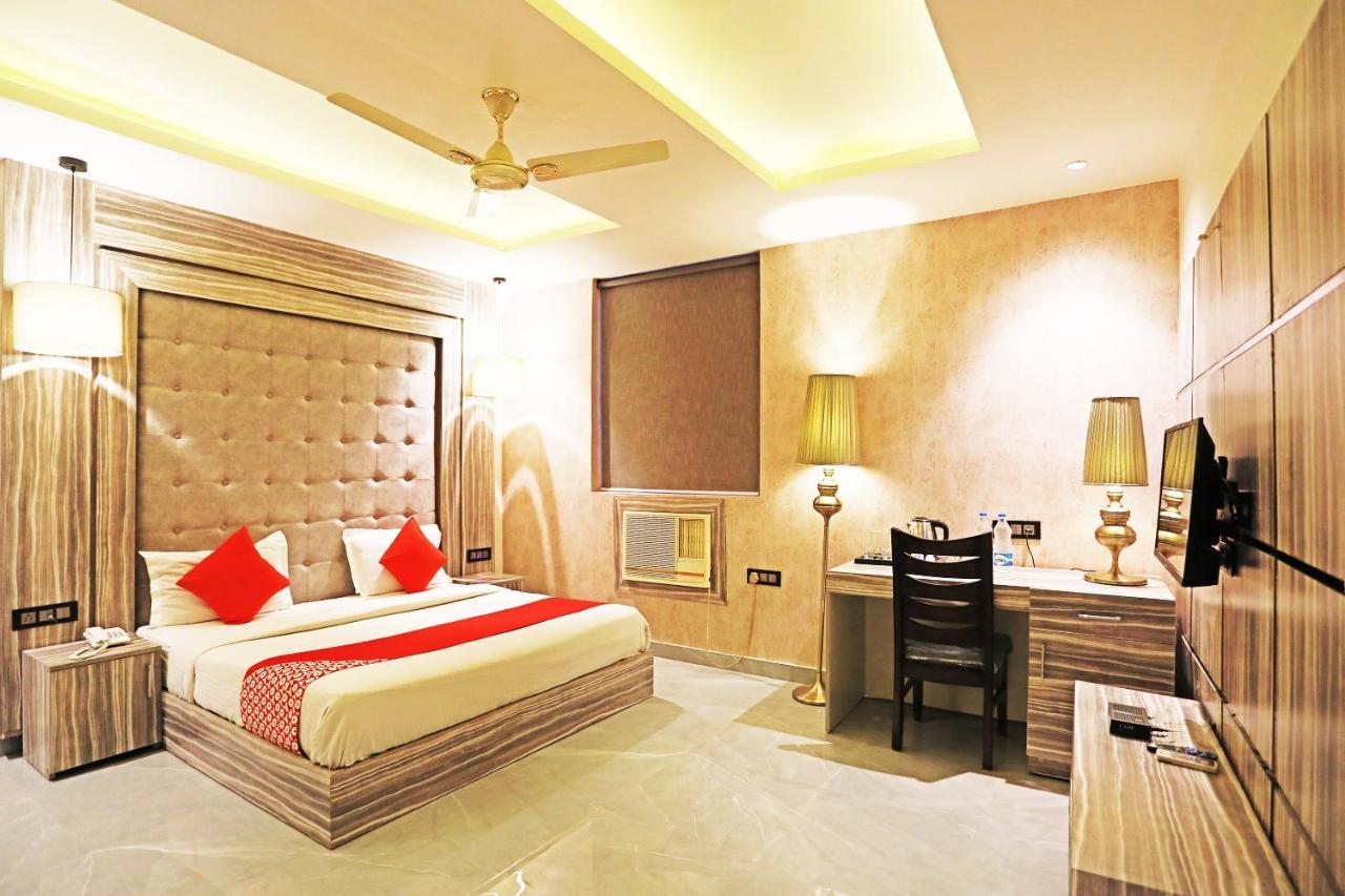 Fabhotel Ronald Inn Faridabad Exterior photo