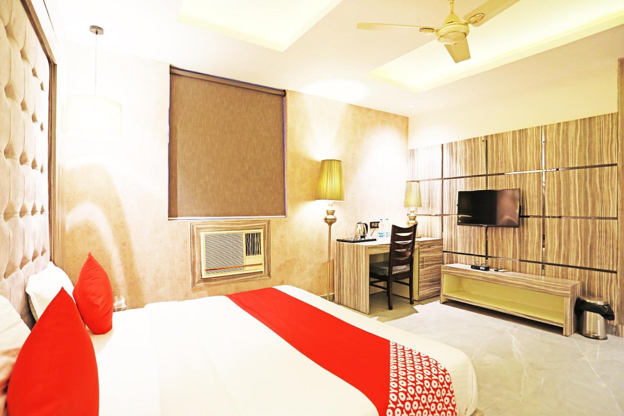 Fabhotel Ronald Inn Faridabad Exterior photo