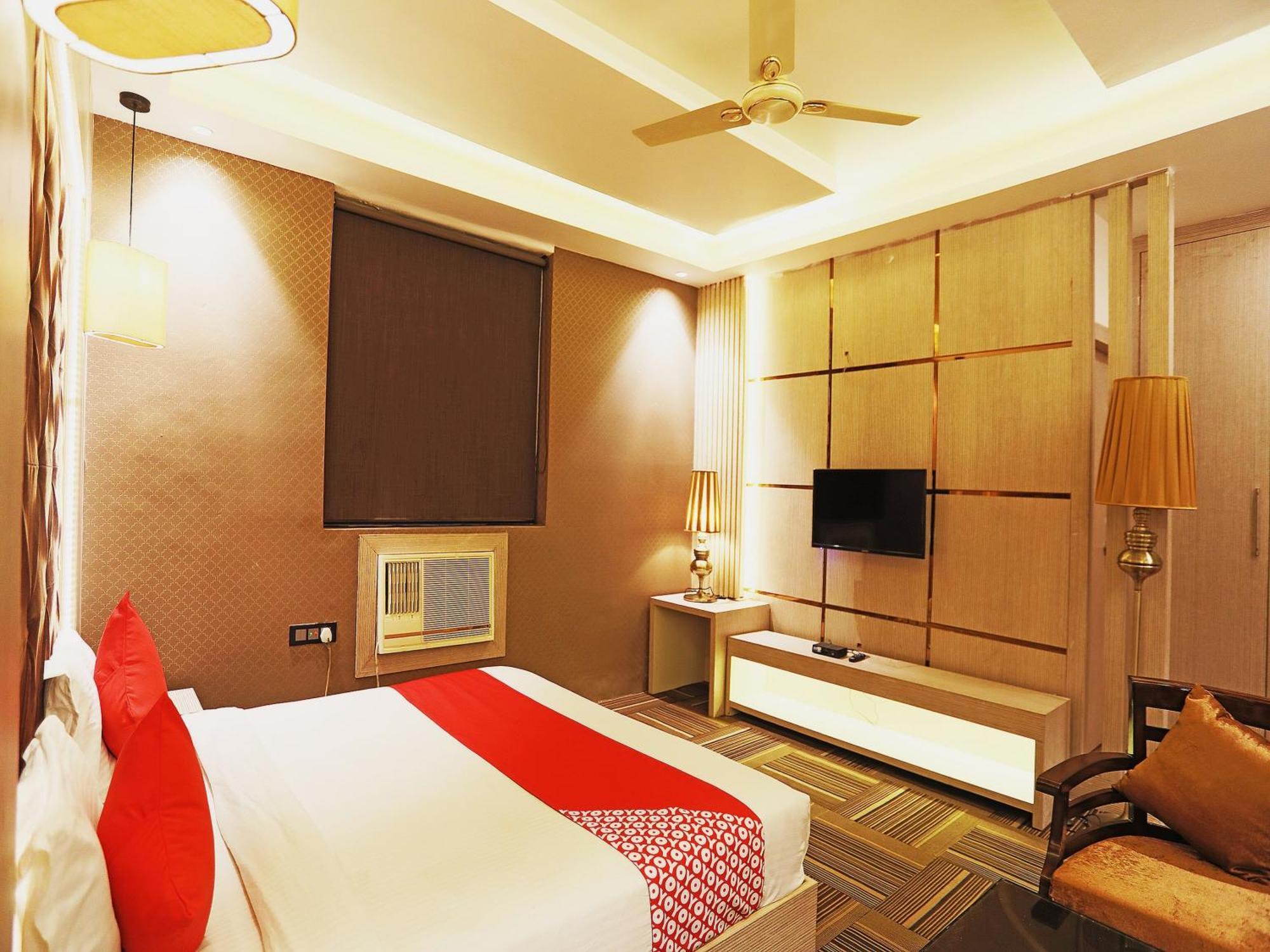 Fabhotel Ronald Inn Faridabad Exterior photo