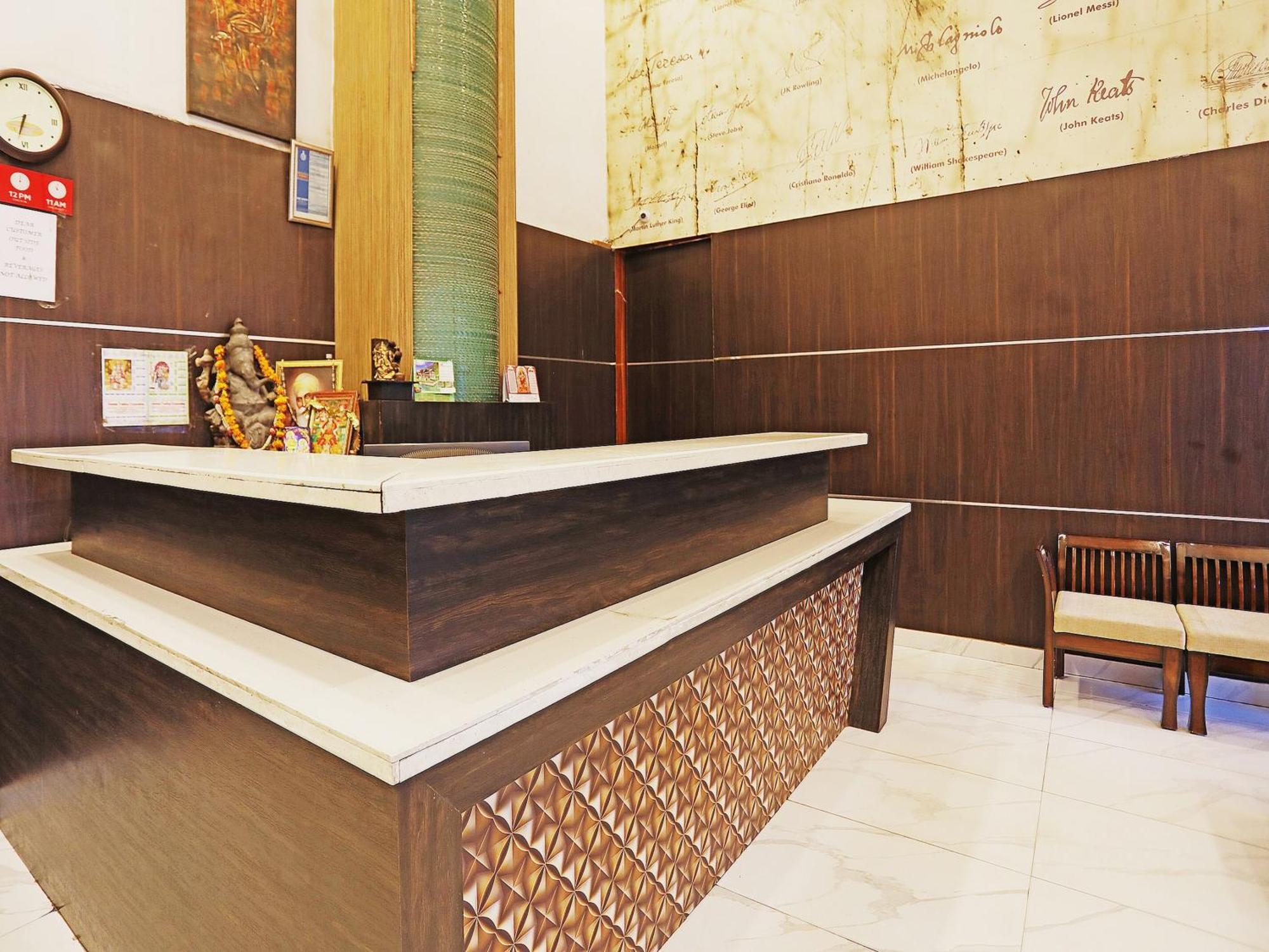 Fabhotel Ronald Inn Faridabad Exterior photo