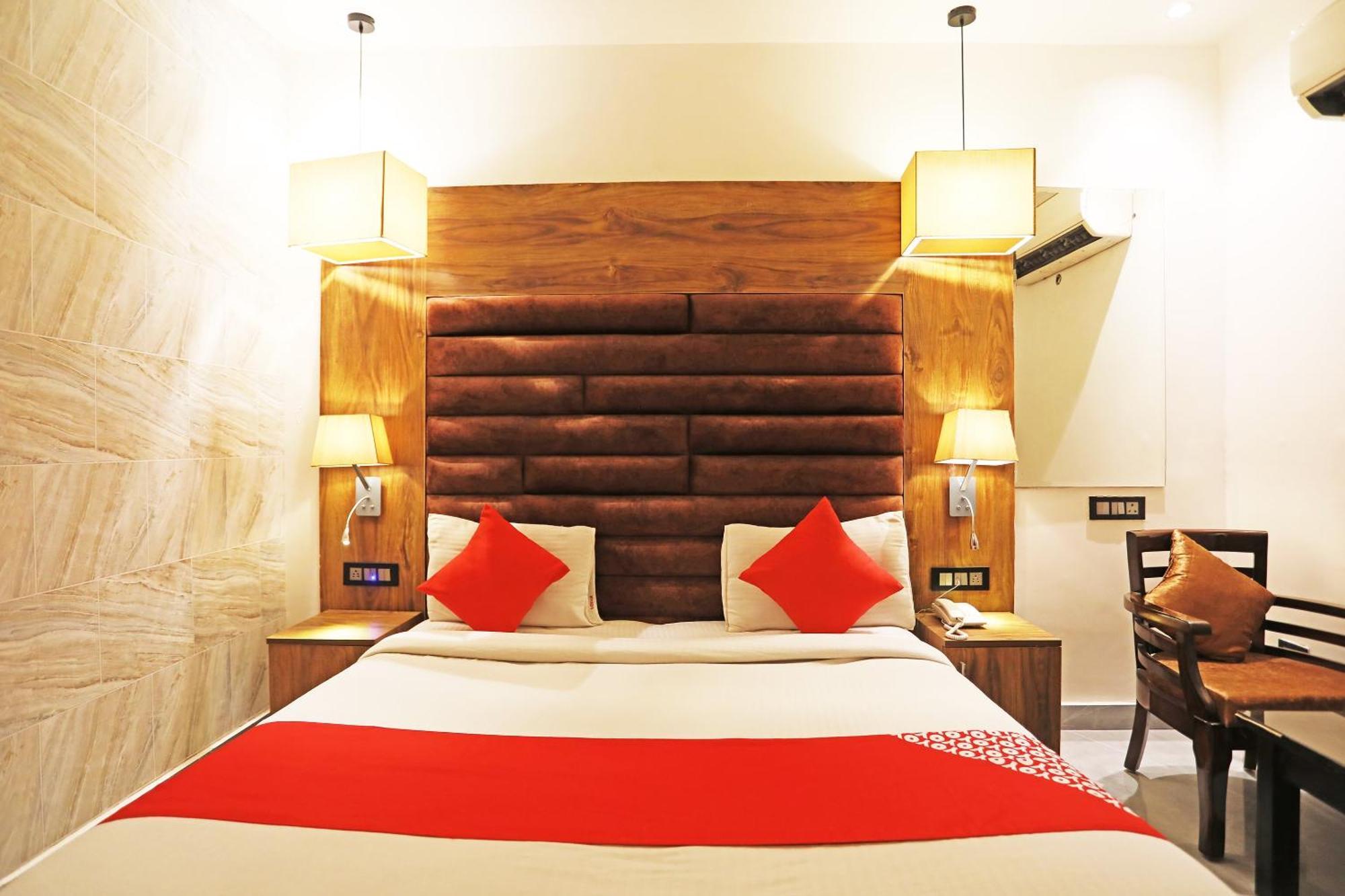 Fabhotel Ronald Inn Faridabad Exterior photo