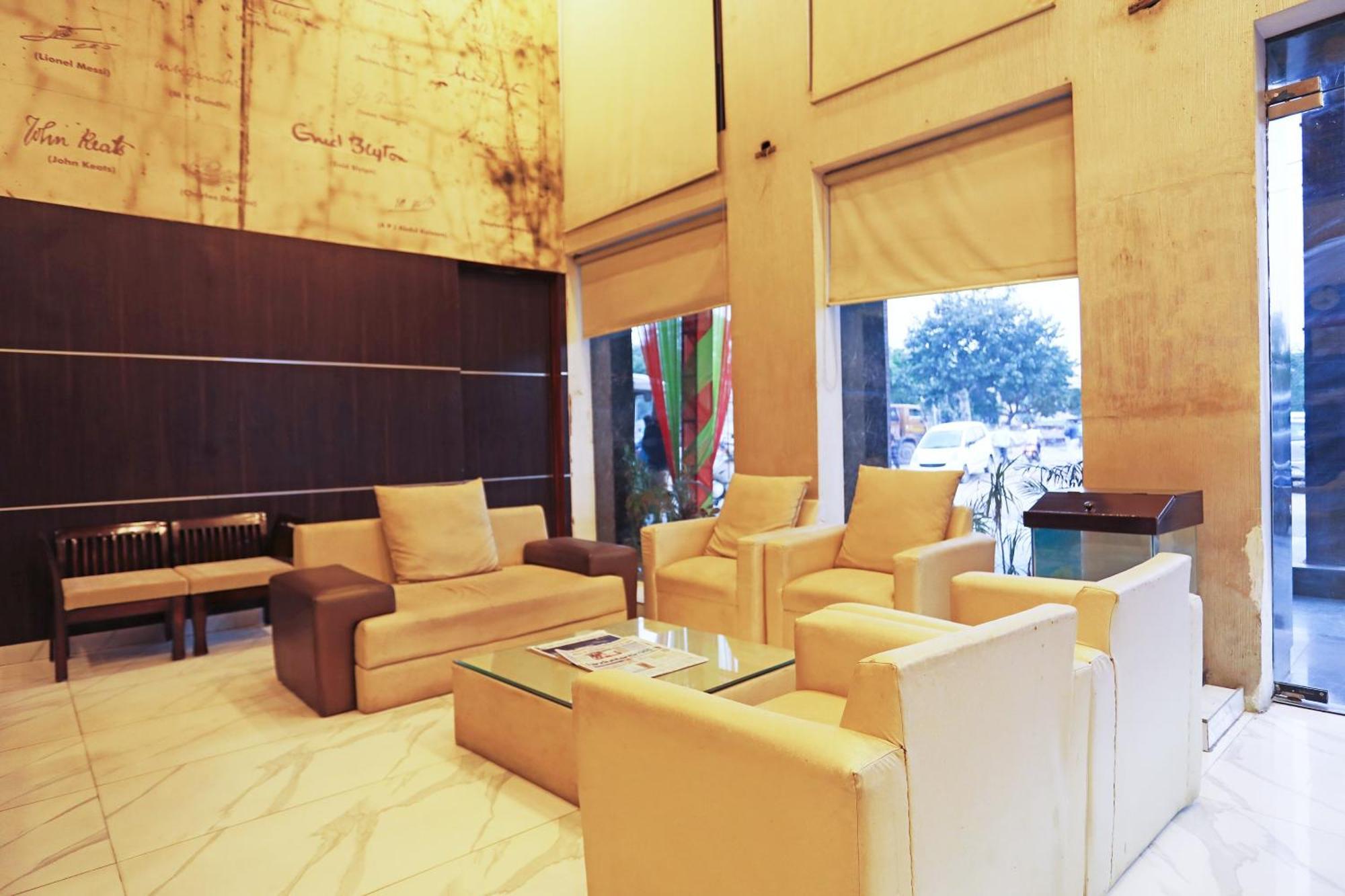 Fabhotel Ronald Inn Faridabad Exterior photo