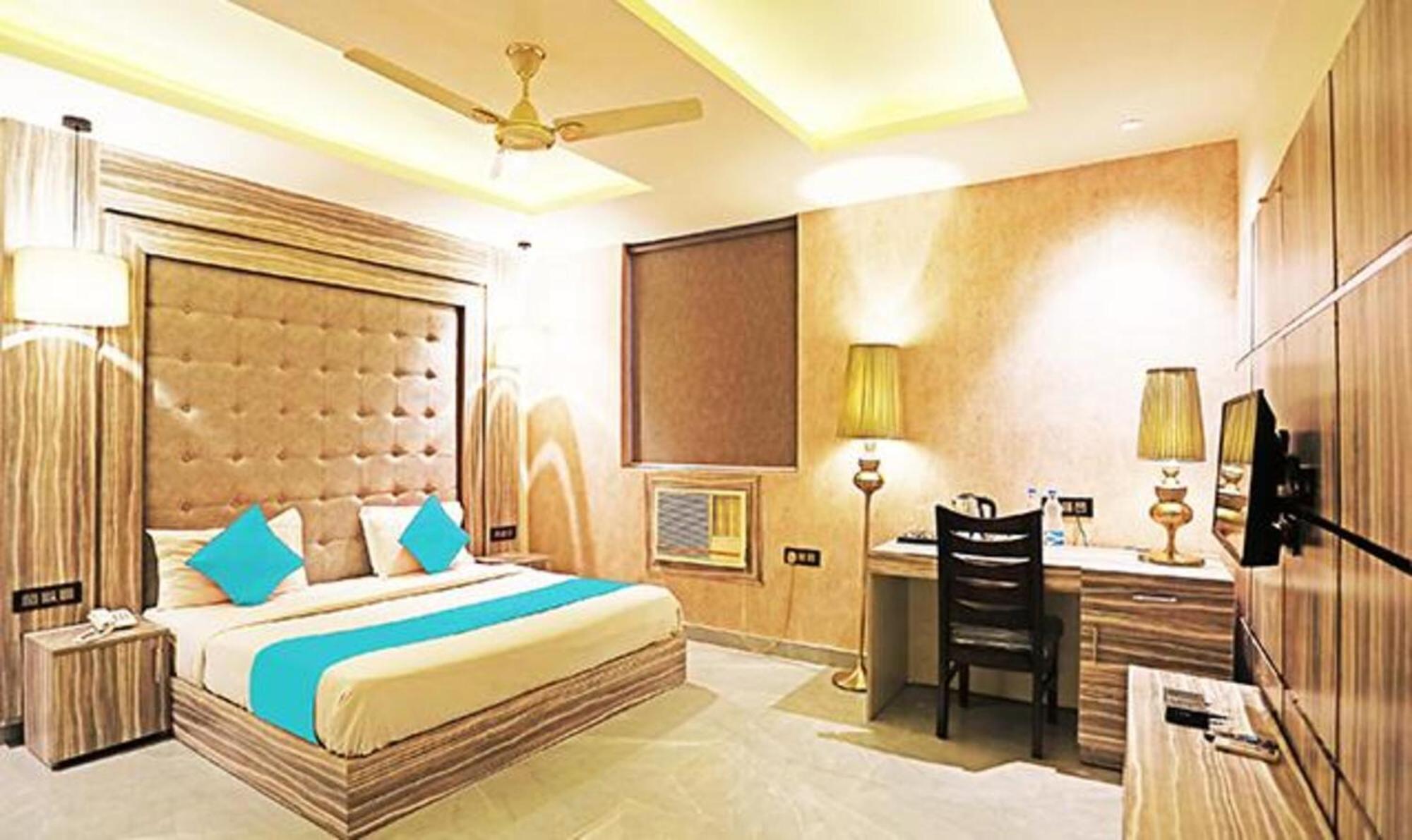 Fabhotel Ronald Inn Faridabad Exterior photo