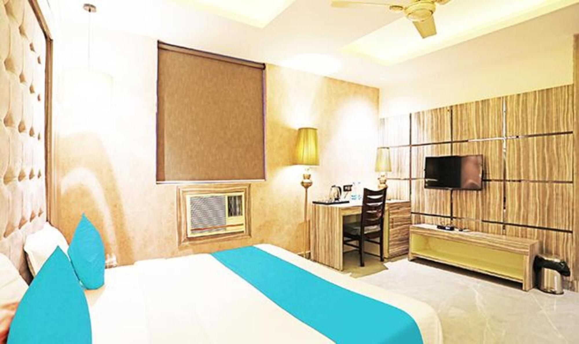 Fabhotel Ronald Inn Faridabad Exterior photo