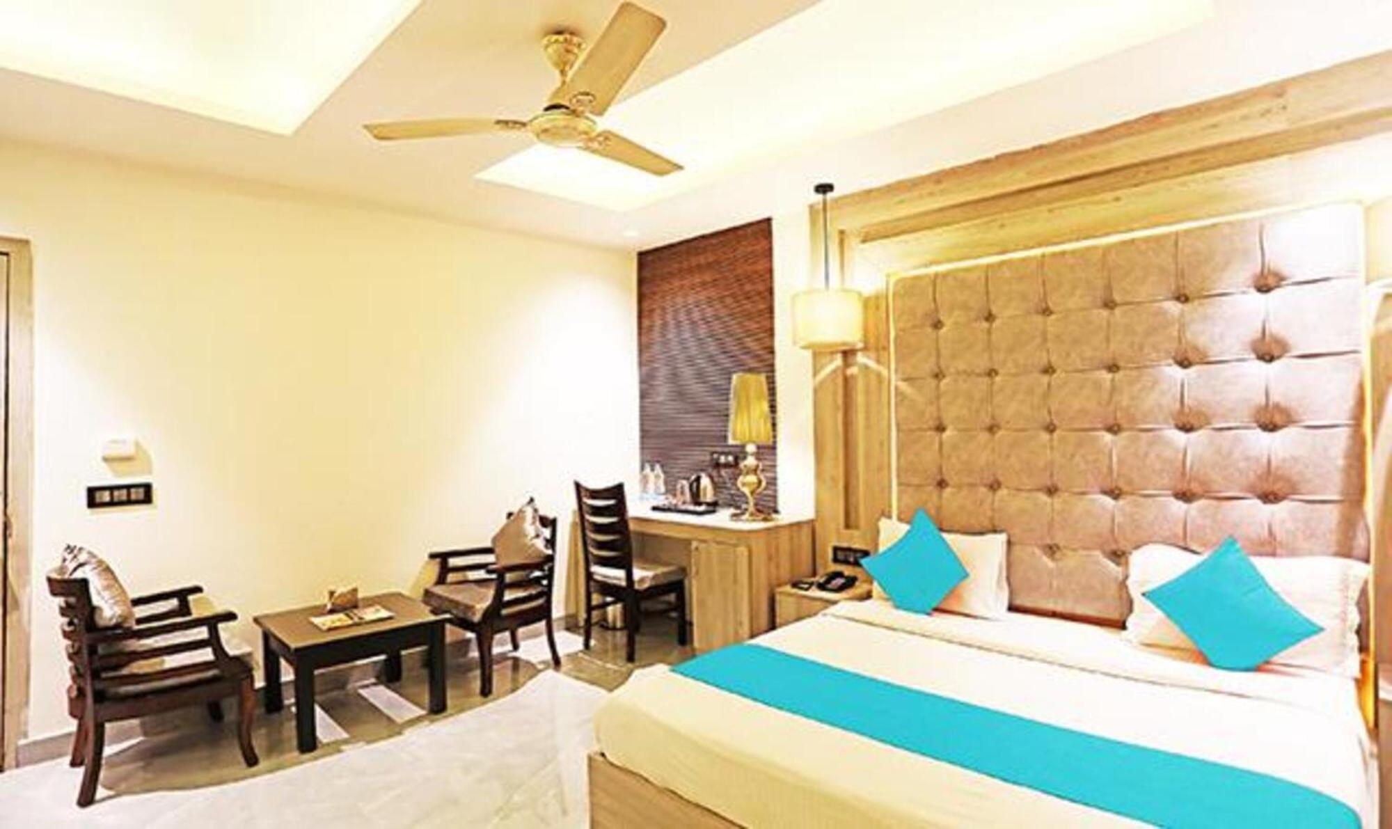 Fabhotel Ronald Inn Faridabad Exterior photo